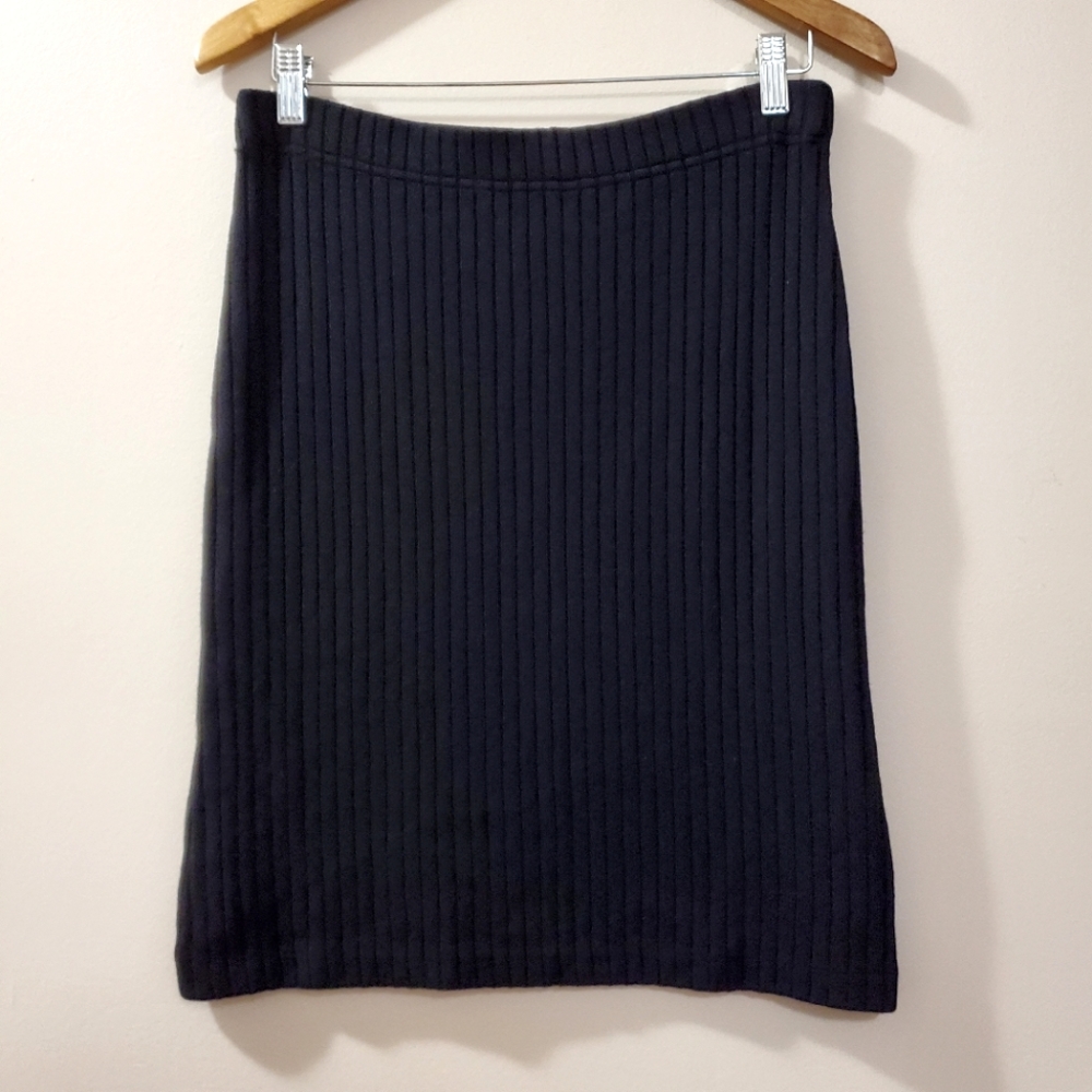 St. John by Marie Gray - Ribbed Black Wool Skirt - Size 8